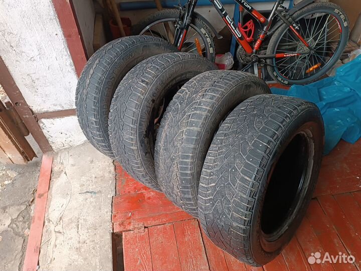 Gislaved NordFrost 100 SUV 215/65 R16