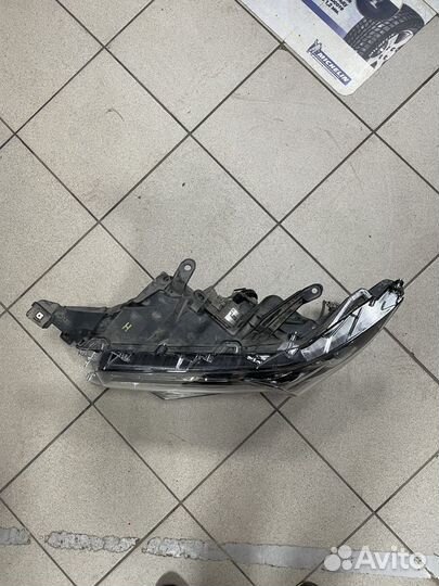 Фара Toyota Land Cruiser 150 2018 г левая