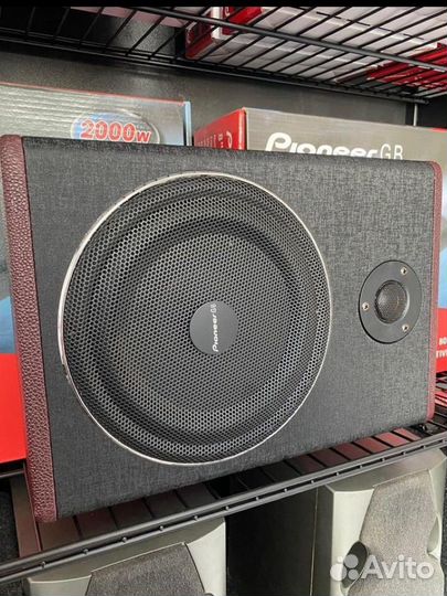 Сабвуфер под сидение