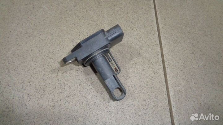 Расходомер воздуха Toyota Corolla (E120)