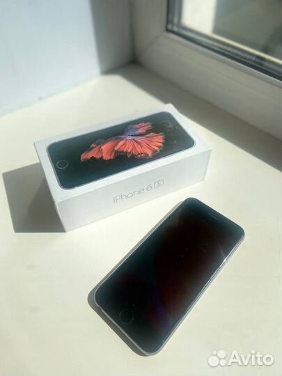 Телефон iPhone 6s