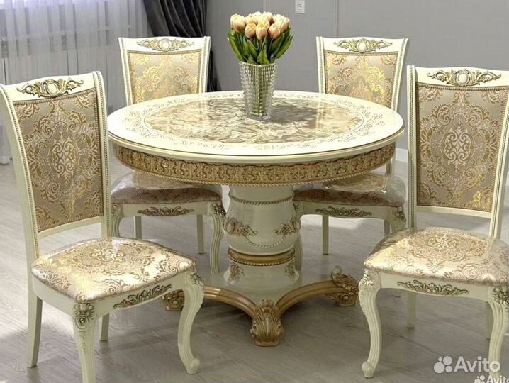 Столы и стулья