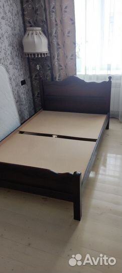Кровать