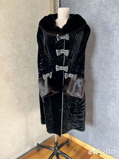 Шуба из каракульчи с норкой