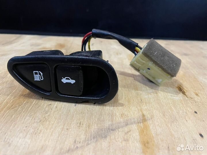 Соната 5 тагаз кнопка открывания крышки лючка