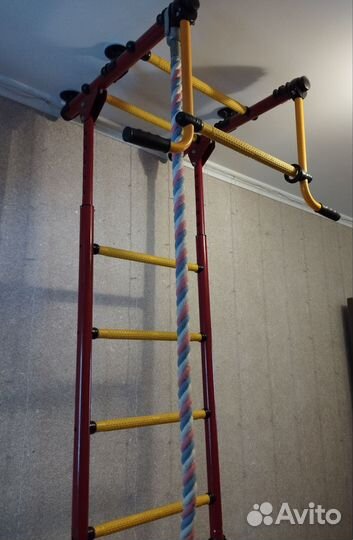 Детская шведская стенка с турником