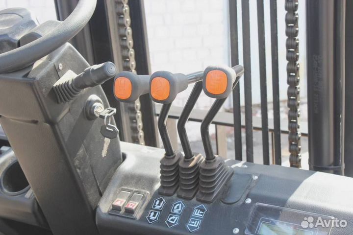 Вилочный погрузчик UN Forklifts FD20, 2023