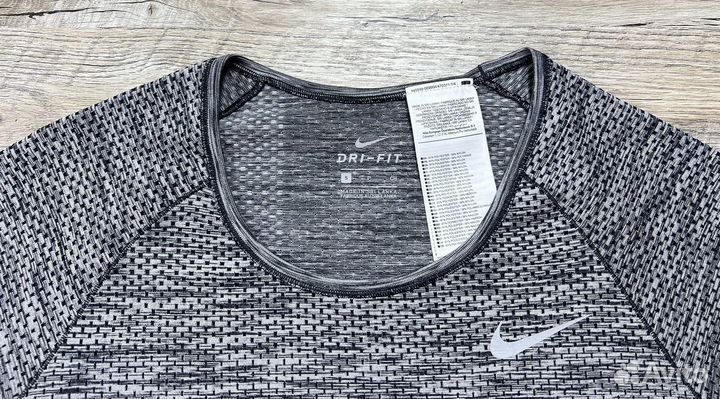 Женская серая спортивная майка футболка Nike