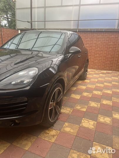 Porsche Cayenne 3.0 AT, 2011, 200 000 км