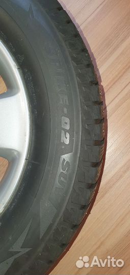 Bridgestone Blizzak Spike-02 SUV 225/65 R17 106T