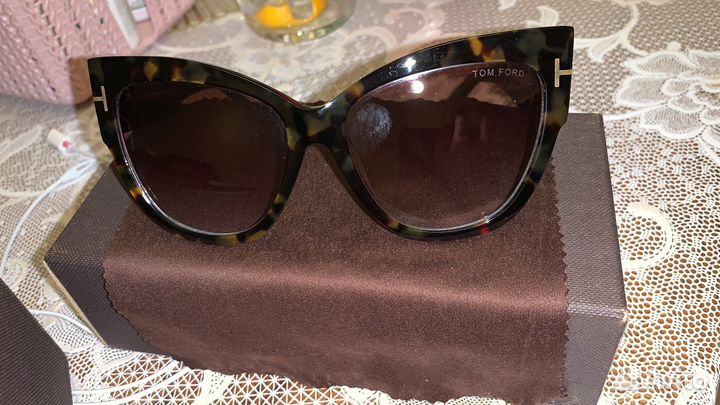 Солнцезащитные очки женские новые