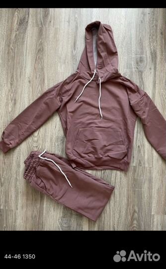 Спортивный костюм женский тонкий
