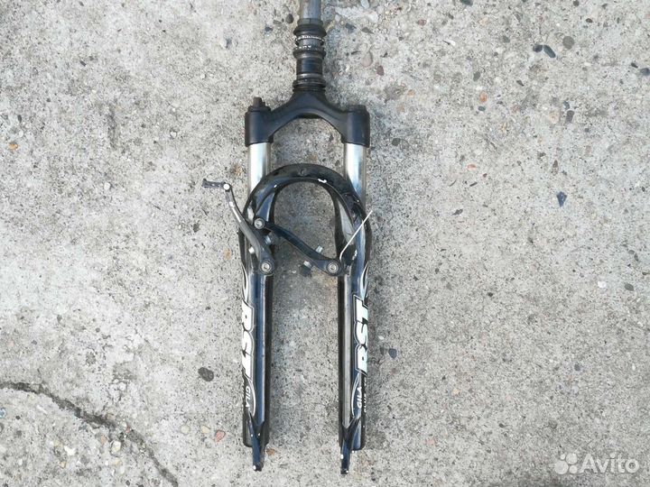 Вилка для велосипеда передняя RST gila plus-tc