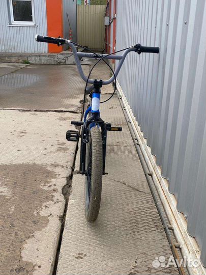 Трюковой велосипед BMX