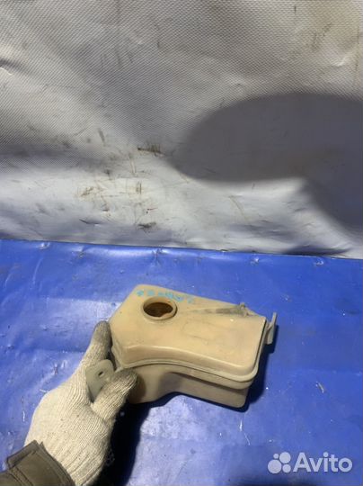 Расширительный бачок hyundai lantra j2