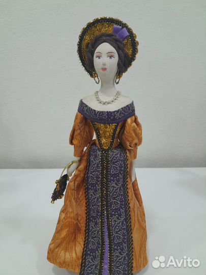Кукла фарфоровая коллекционная