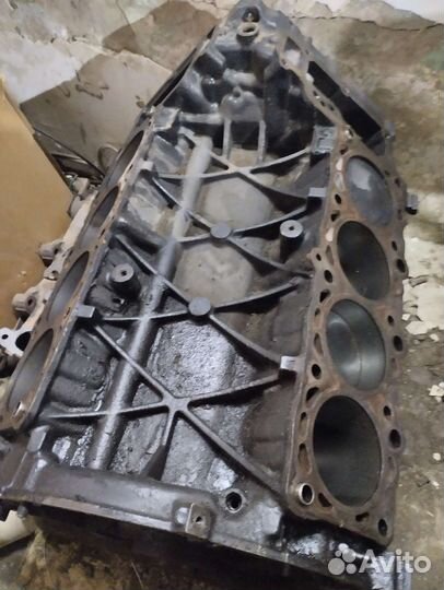 Мотор 4.7 grand Чероки в разборе