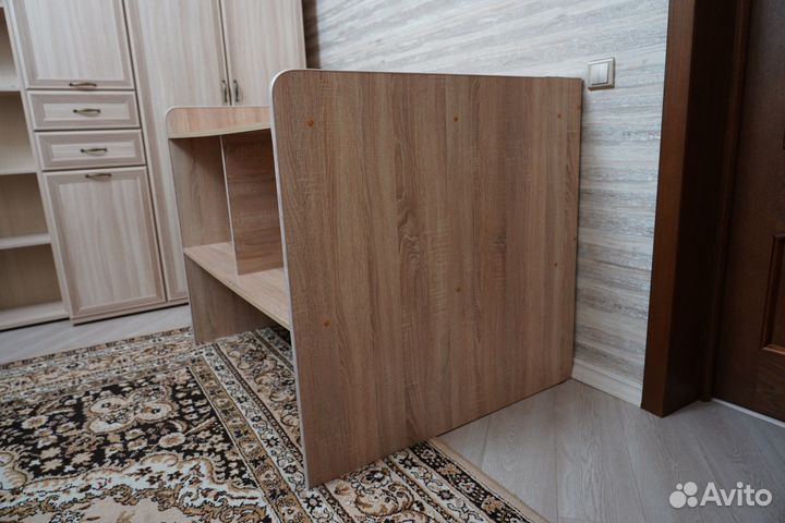 Пеленальный стол