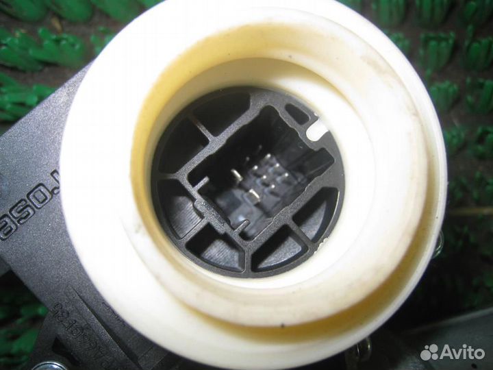 Стеклоподъемник задний левый Toyota Verso R2 2015