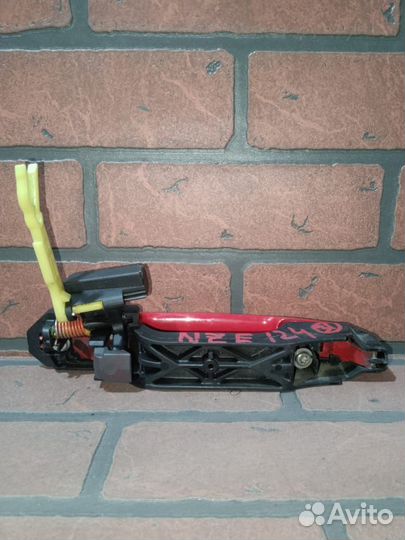 Ручка двери внешняя toyota corolla fielder NZE124G 1NZ-FE RR/LH