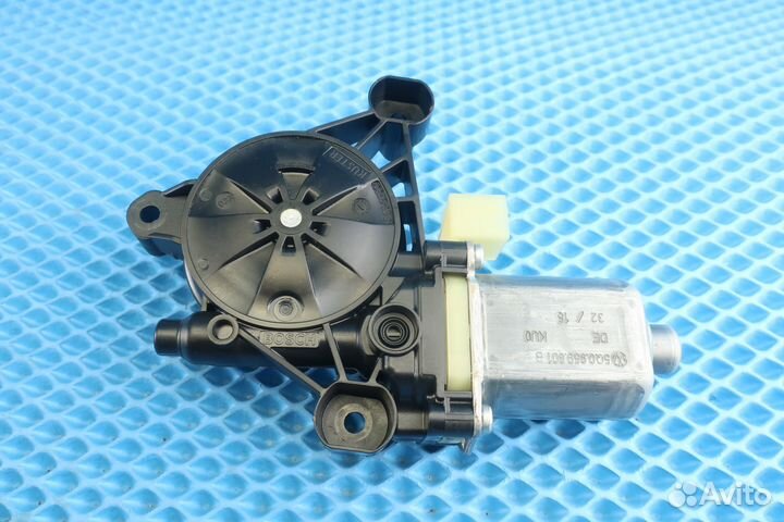 Мотор стеклоподъемника перед левый Skoda Superb 3