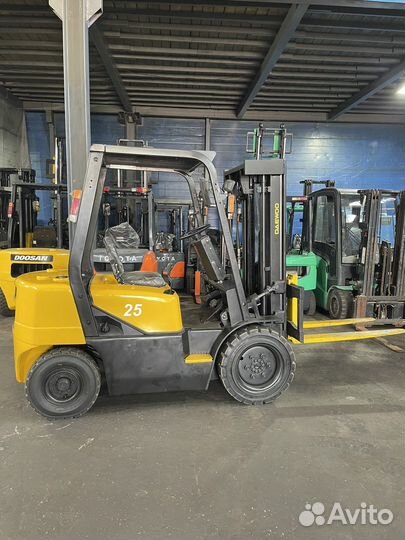 Вилочный погрузчик Daewoo D25s-2, 2004
