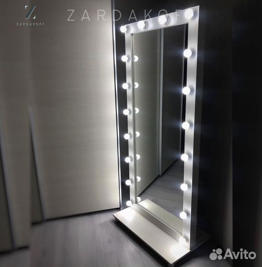 Гримерное зеркало с подсветкой