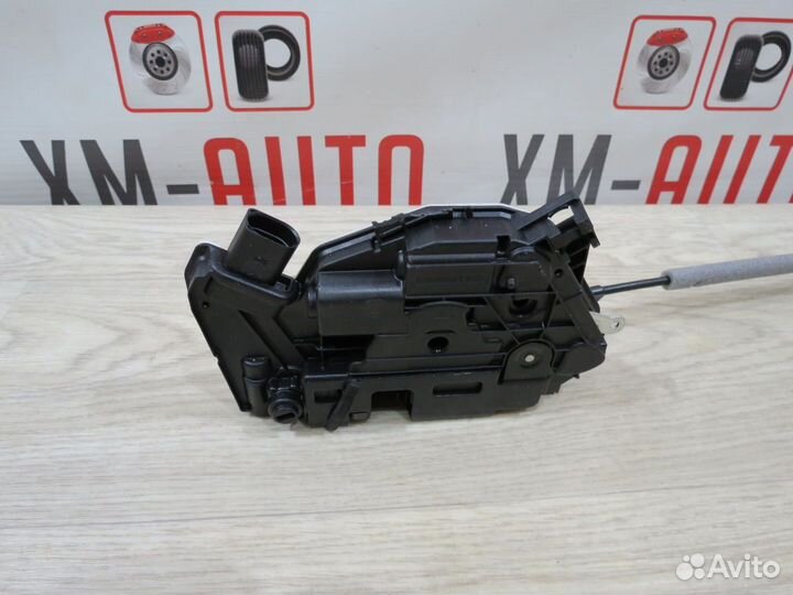 Замок двери задний левый Volkswagen Tiguan