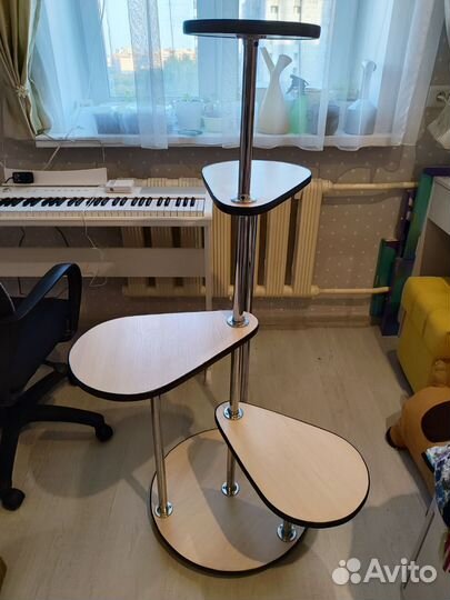 Подставка для цветов напольная