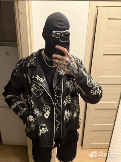 Кожаная куртка бренда rockmerch