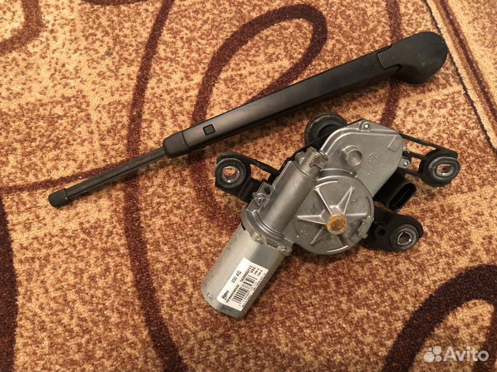 Задний дворник с моторчиком Volkswagen Golf 7