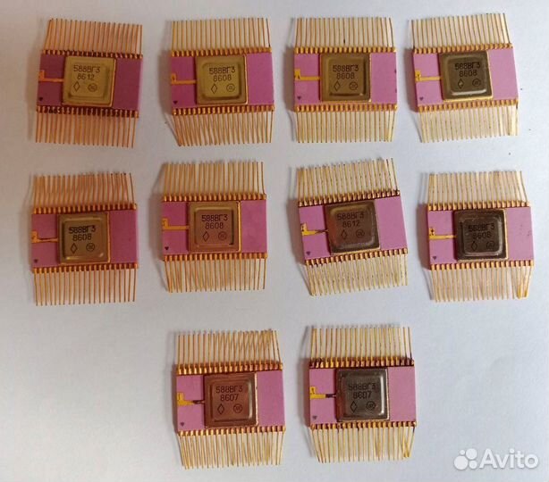 Микросхемы: 10шт 588вг3, 24шт 565ру3 и 32шт 588вт1