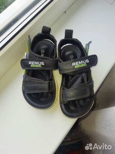 Детские сандали