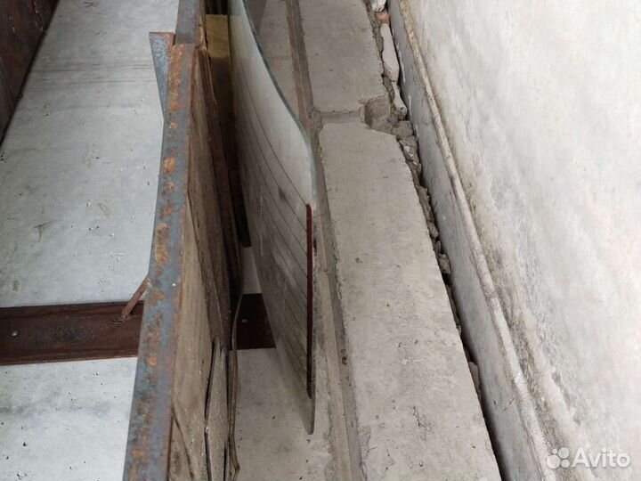 Заднее стекло газ AS2M05DOT183