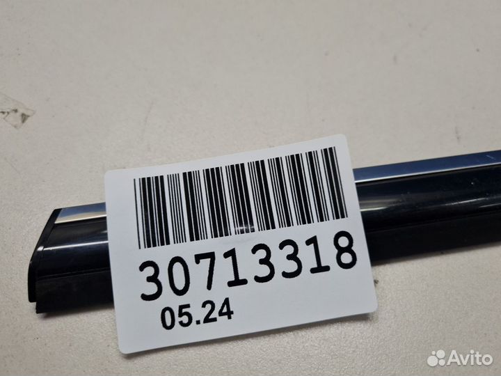 Молдинг стекла глухого заднего правого Mercedes A