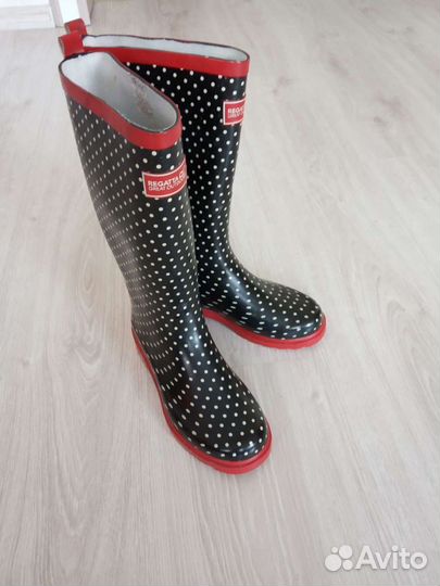 Резиновые сапоги