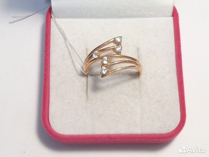 Кольцо с камнями золотое