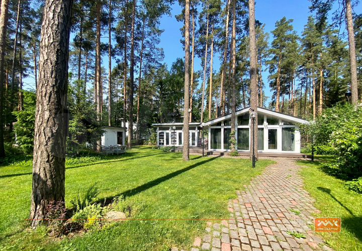 Коттедж 275,2 м² на участке 15,5 сот.