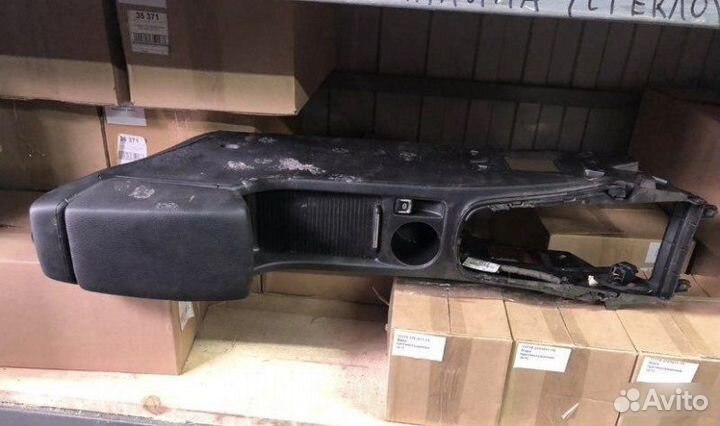 Подлокотник Opel Astra J