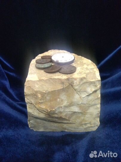 Камень в аквариум или на капусту. Драгоценный :)