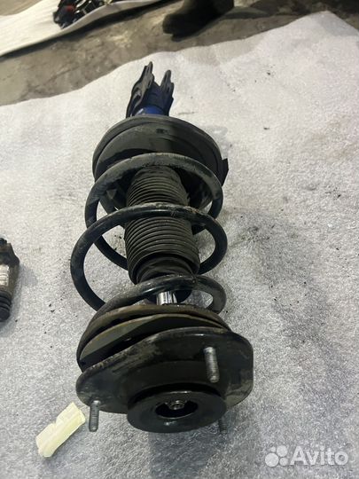 Стойка прредняя правая в сборе Geely Emgrand EC7