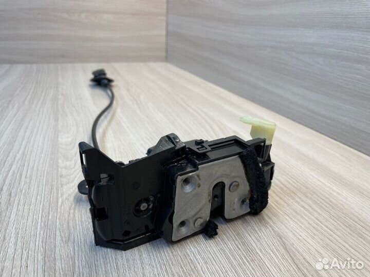 Замок двери передний левый LADA X-Ray