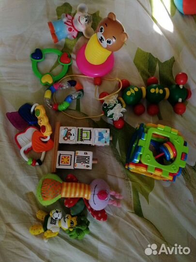 Игрушки для маленького ребенка