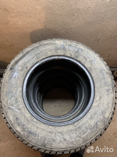 Kumho I'Zen RV Stud KC16 235/70 R16