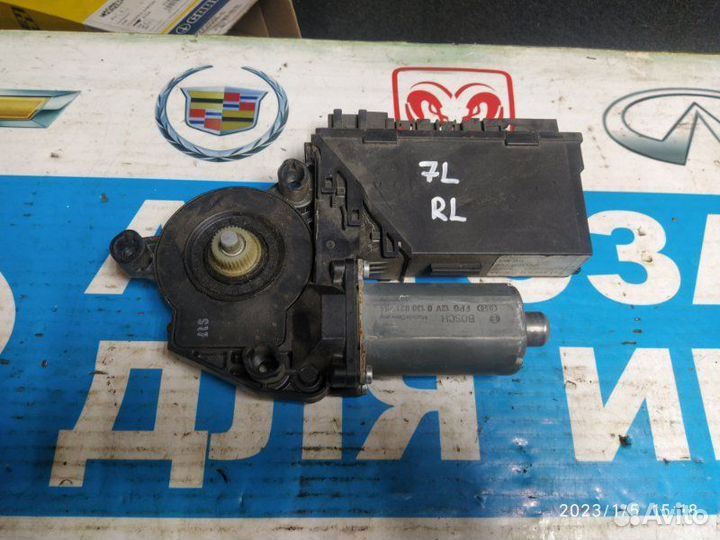 Мотор стекла задний правый VW Touareg 7L 03-10