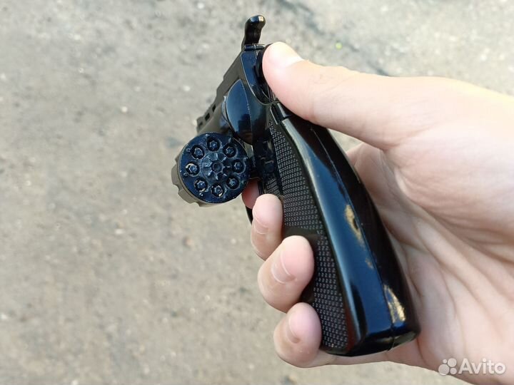 Пистонный пистолет, пистоны в подарок