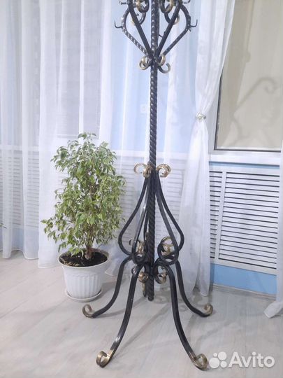 Вешалка напольная