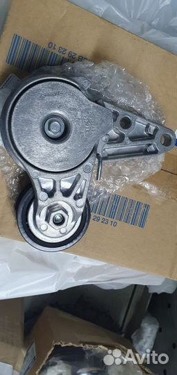 Натяжной ролик Ford Kuga 2