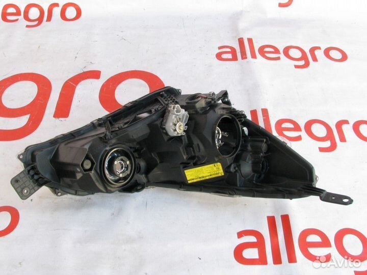 Subaru Legacy Outback фара левая передняя