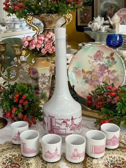 Набор штоф и 6 стопок Красный монохром